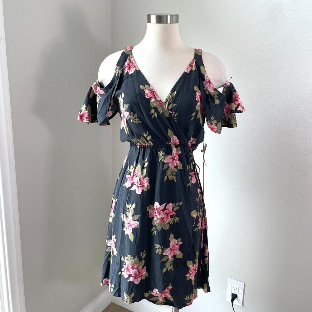 NEW $54 O'Neill Womens Large Charcoal Gray Floral Print Cold Shoulder Wrap Dress - Picture 2 of 12
